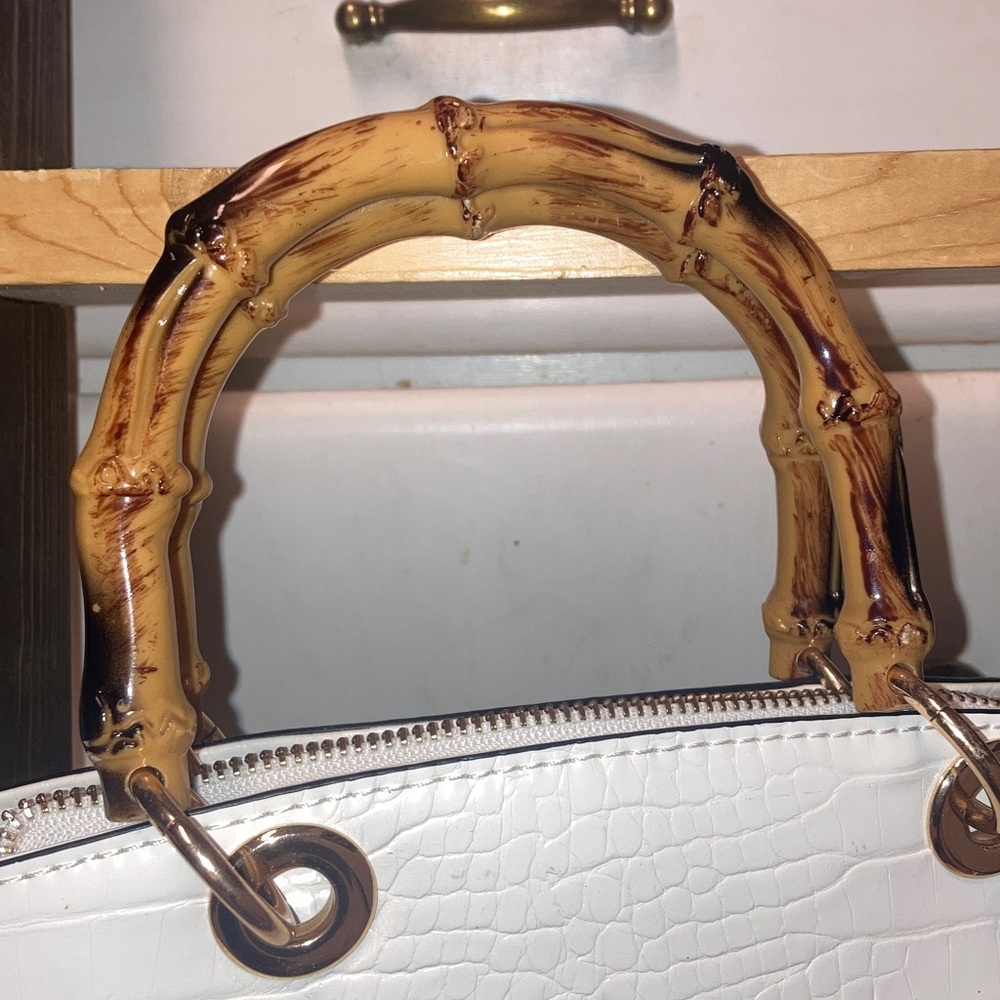 🫶🏻🫶🏻ALDO Elegant White Croc-Embossed Handbag with Bamboo PLASTIC Handles - Picture 3 of 6